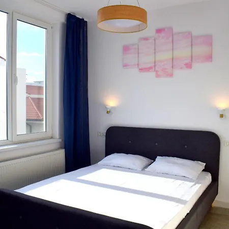 Zenovis Apartment *